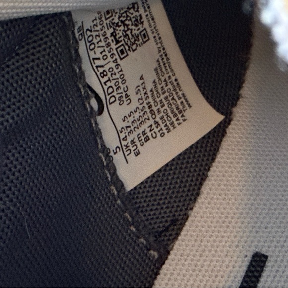 Nike Blazer Low sacai Iron Grey, size 5 (women’s 6.5). Excellent condition - Picture 3 of 8